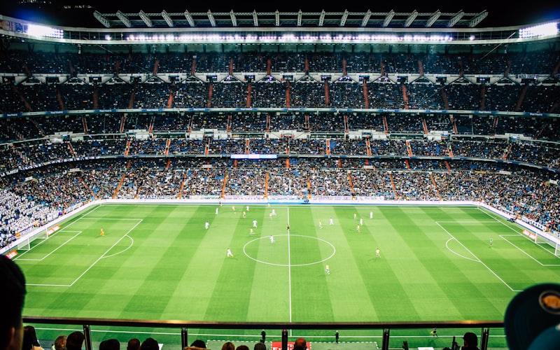 2024年巴黎奥运会主体育场鸟瞰效果图，展现现代建筑设计之美